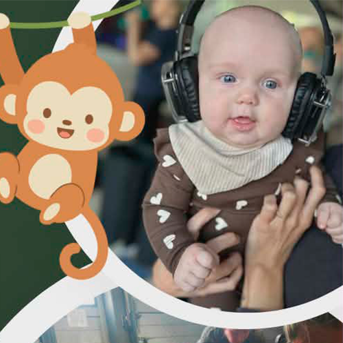 baby med hørertelefoner på som er til mommy funktionel trænning